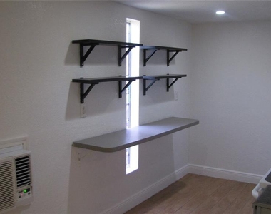 109 E Gladys Street - Photo Thumbnail 5