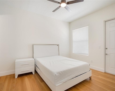 13614 N 22nd Street - Photo Thumbnail 17