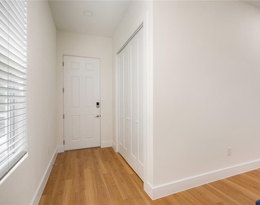 13614 N 22nd Street - Photo Thumbnail 9