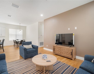13614 N 22nd Street - Photo Thumbnail 8