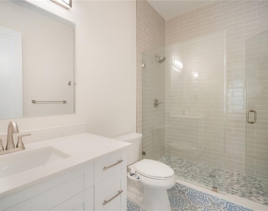 13614 N 22nd Street - Photo Thumbnail 19
