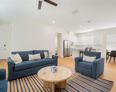13614 N 22nd Street - Photo Thumbnail 10