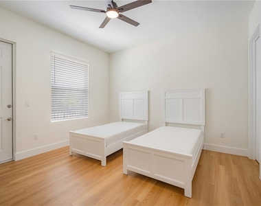 13614 N 22nd Street - Photo Thumbnail 23