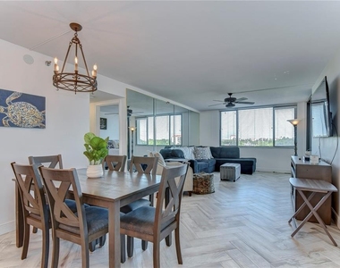 6322 Palma Del Mar Boulevard S - Photo Thumbnail 10