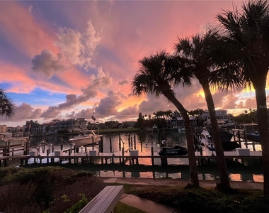 910 Pinellas Bayway S - Photo Thumbnail 2