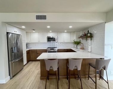 1460 Gulf Boulevard - Photo Thumbnail 6