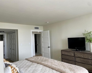1460 Gulf Boulevard - Photo Thumbnail 15