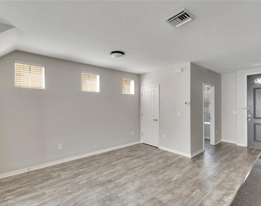 7322 S Trask Street - Photo Thumbnail 21