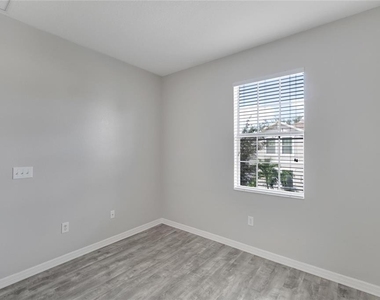 7322 S Trask Street - Photo Thumbnail 45