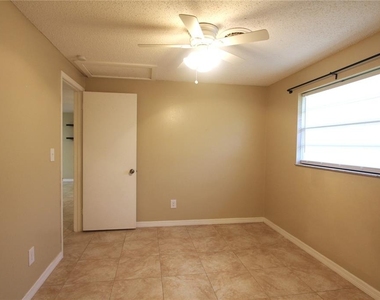 38942 9th Avenue - Photo Thumbnail 7