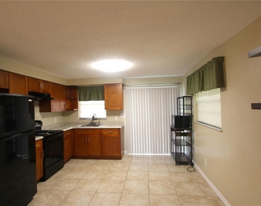 38942 9th Avenue - Photo Thumbnail 2