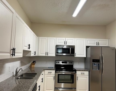 3123 Sun Lake Court - Photo Thumbnail 12