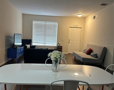3123 Sun Lake Court - Photo Thumbnail 9
