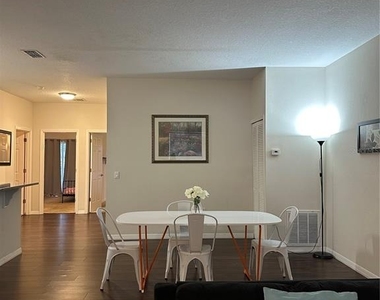 3123 Sun Lake Court - Photo Thumbnail 4