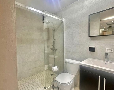 1261 Luis Vigoreaux Avenue - Photo Thumbnail 9