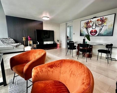 1261 Luis Vigoreaux Avenue - Photo Thumbnail 4