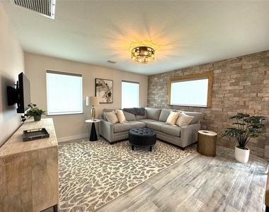 419 N Apopka Avenue - Photo Thumbnail 22