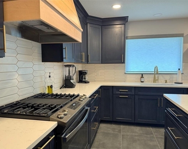 419 N Apopka Avenue - Photo Thumbnail 7