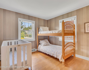 312 Salem Avenue - Photo Thumbnail 12