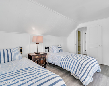 312 Salem Avenue - Photo Thumbnail 8