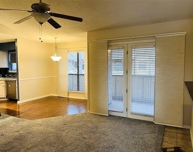 1304 Harwell Drive - Photo Thumbnail 3