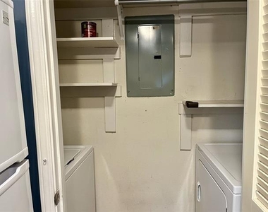 1304 Harwell Drive - Photo Thumbnail 9