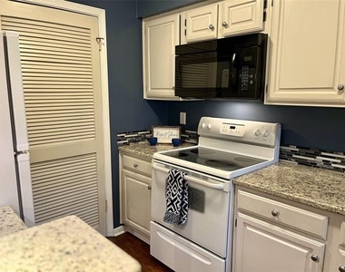 1304 Harwell Drive - Photo Thumbnail 7