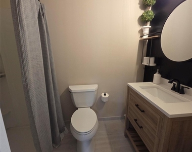 5385 Lakefront Boulevard - Photo Thumbnail 19