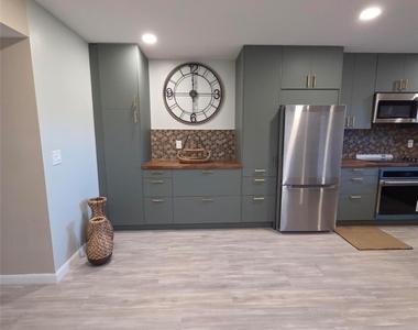 5385 Lakefront Boulevard - Photo Thumbnail 7