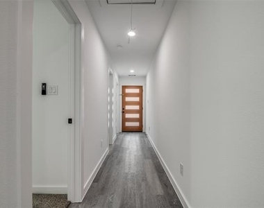 3305 Mineola Street - Photo Thumbnail 1