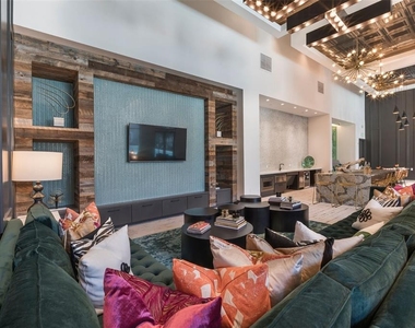 733 Main Lane - Photo Thumbnail 4
