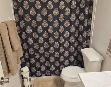 136 Knotts Lane - Photo Thumbnail 2