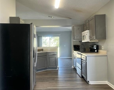 15937 Wilkinson Drive - Photo Thumbnail 12
