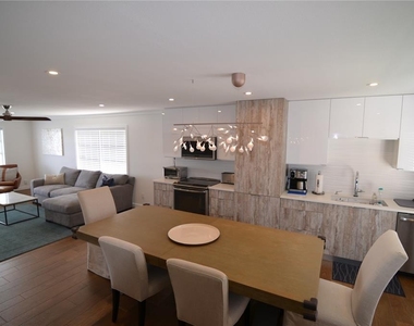 4420 Exeter Drive - Photo Thumbnail 3