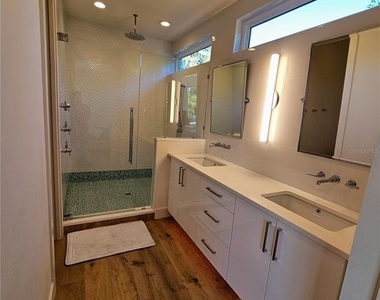 2408 Nassau Street - Photo Thumbnail 11