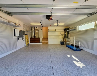 2408 Nassau Street - Photo Thumbnail 8