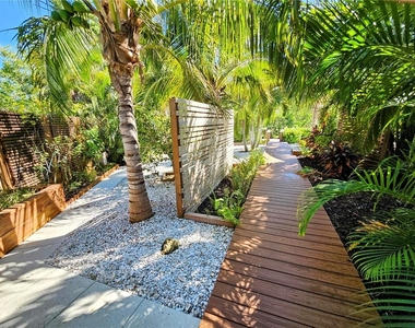 2408 Nassau Street - Photo Thumbnail 6