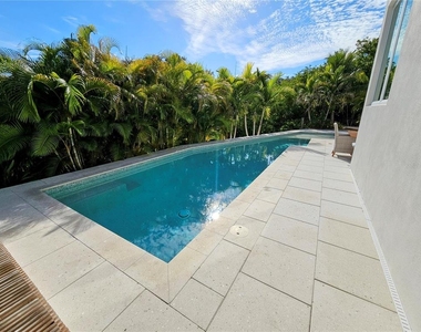 2408 Nassau Street - Photo Thumbnail 23