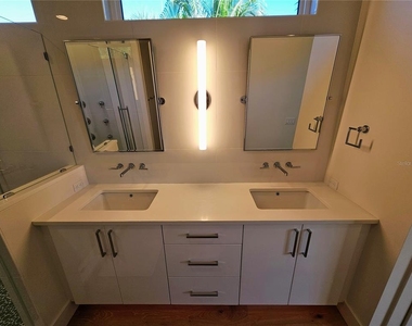 2408 Nassau Street - Photo Thumbnail 13
