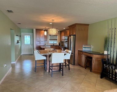 2100 N Peninsula Avenue - Photo Thumbnail 4
