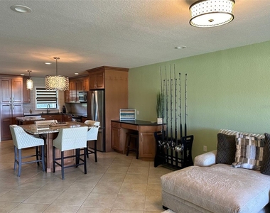 2100 N Peninsula Avenue - Photo Thumbnail 3