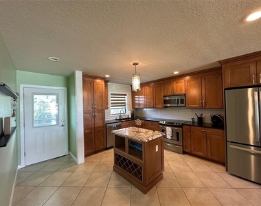 2100 N Peninsula Avenue - Photo Thumbnail 8