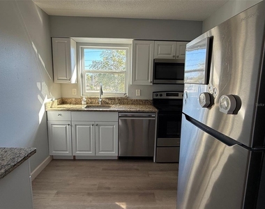 805 Louisville Street - Photo Thumbnail 3