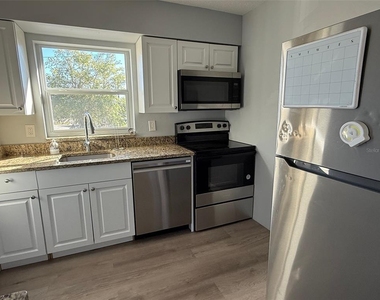 805 Louisville Street - Photo Thumbnail 6