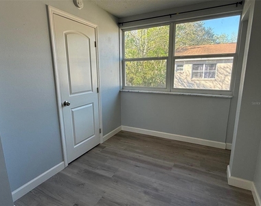 805 Louisville Street - Photo Thumbnail 8
