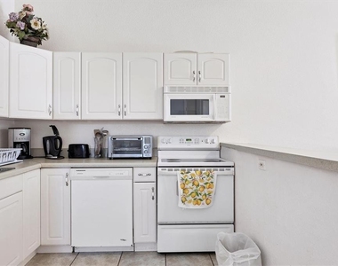 12113 Capilla Lane - Photo Thumbnail 17