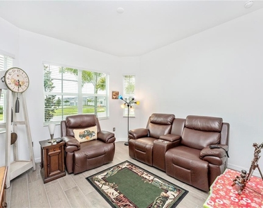 12845 Tulum Loop - Photo Thumbnail 32