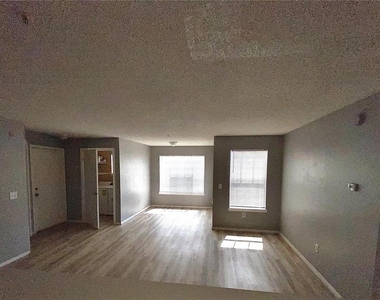 2209 Antigua Place - Photo Thumbnail 4