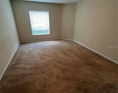 4600 E Moody Boulevard - Photo Thumbnail 3