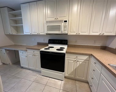 5771 Sabal Trace Drive - Photo Thumbnail 9